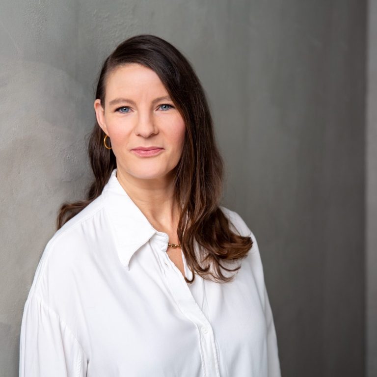 Presenting Angela Bayerlein